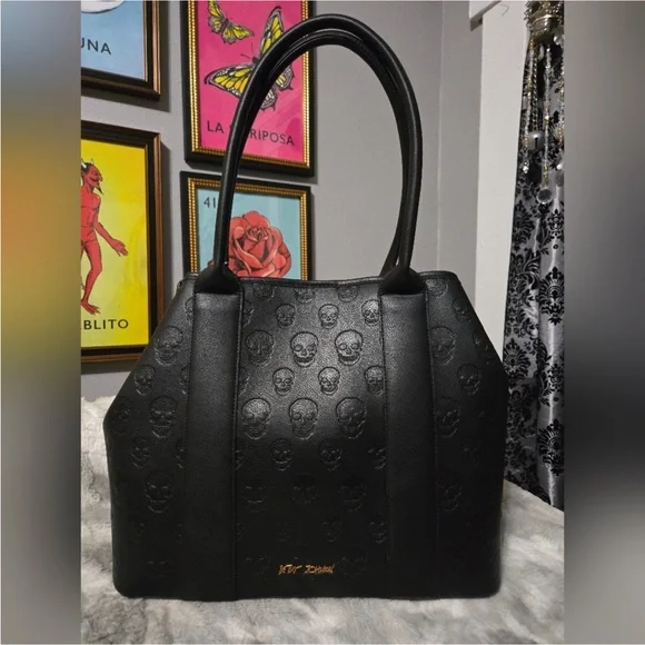 BETSEY JOHNSON Large Skull Embossed Studded XOSTUDDY Tote Bag Black Charm - Picture 7 of 16